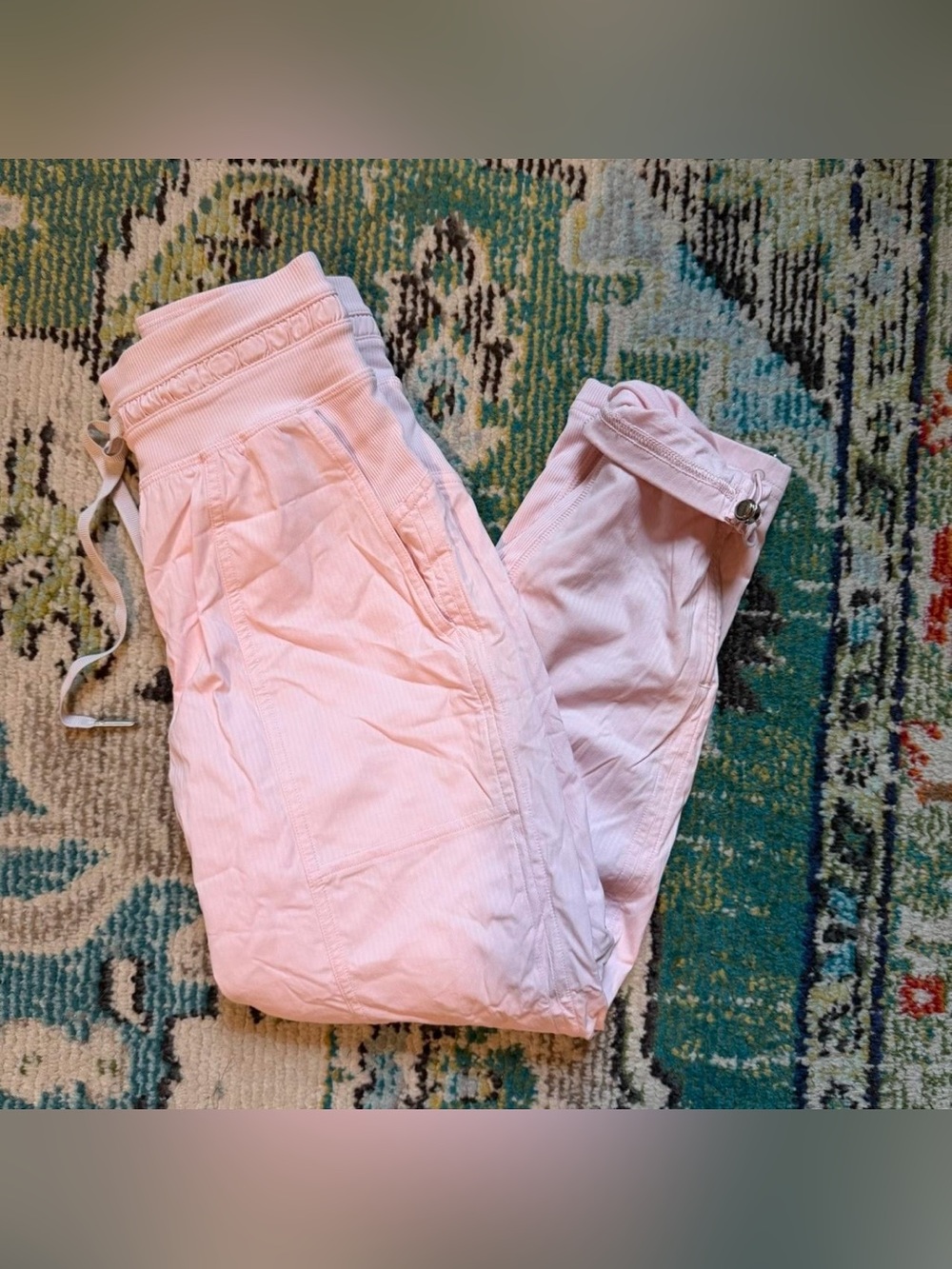 Lululemon dance studio mid-rise cropped pant / capri in pink